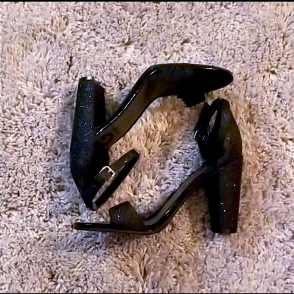 G by Guess Shantel heels size 6